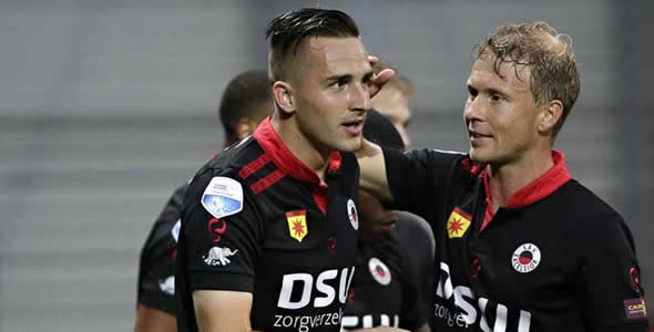 在他的指挥 在他的指挥