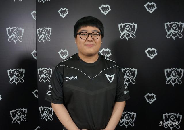 在这样的背 在这样的背