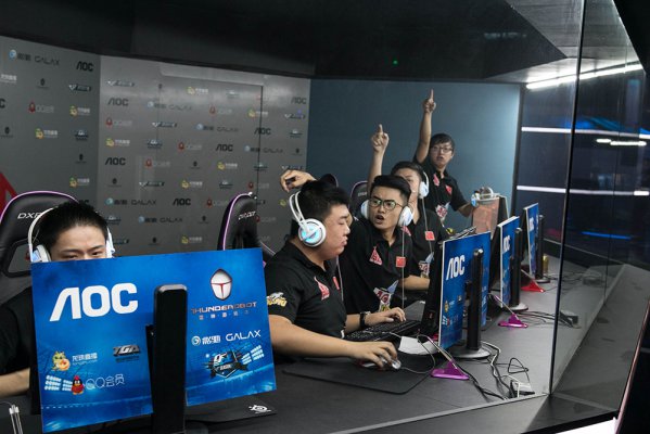 足球在某些 足球在某些