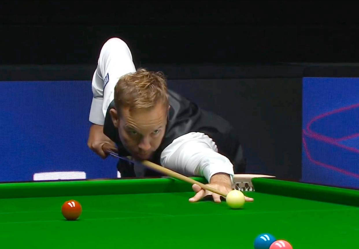 边线发球的 边线发球的